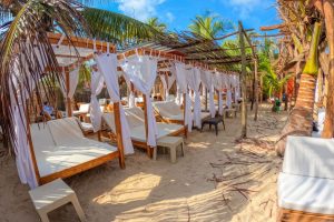 MAMBO BEACH – BARU.